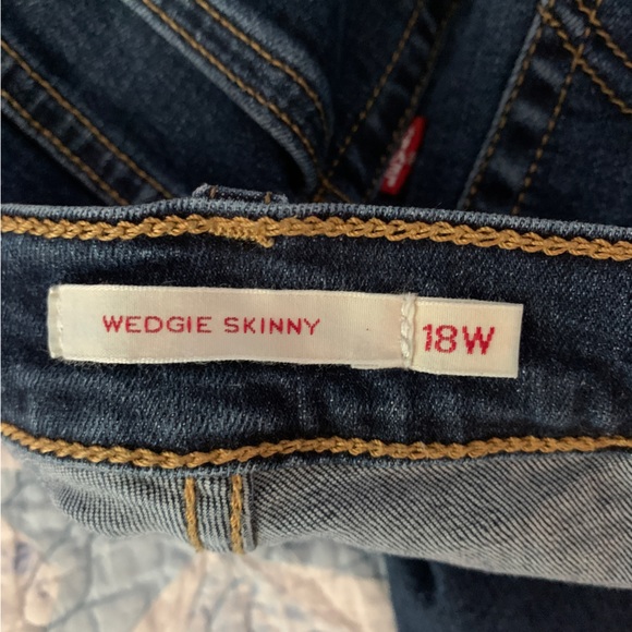 Levi’s Wedgie Skinny Crop Jeans Size 18W - Picture 4 of 7